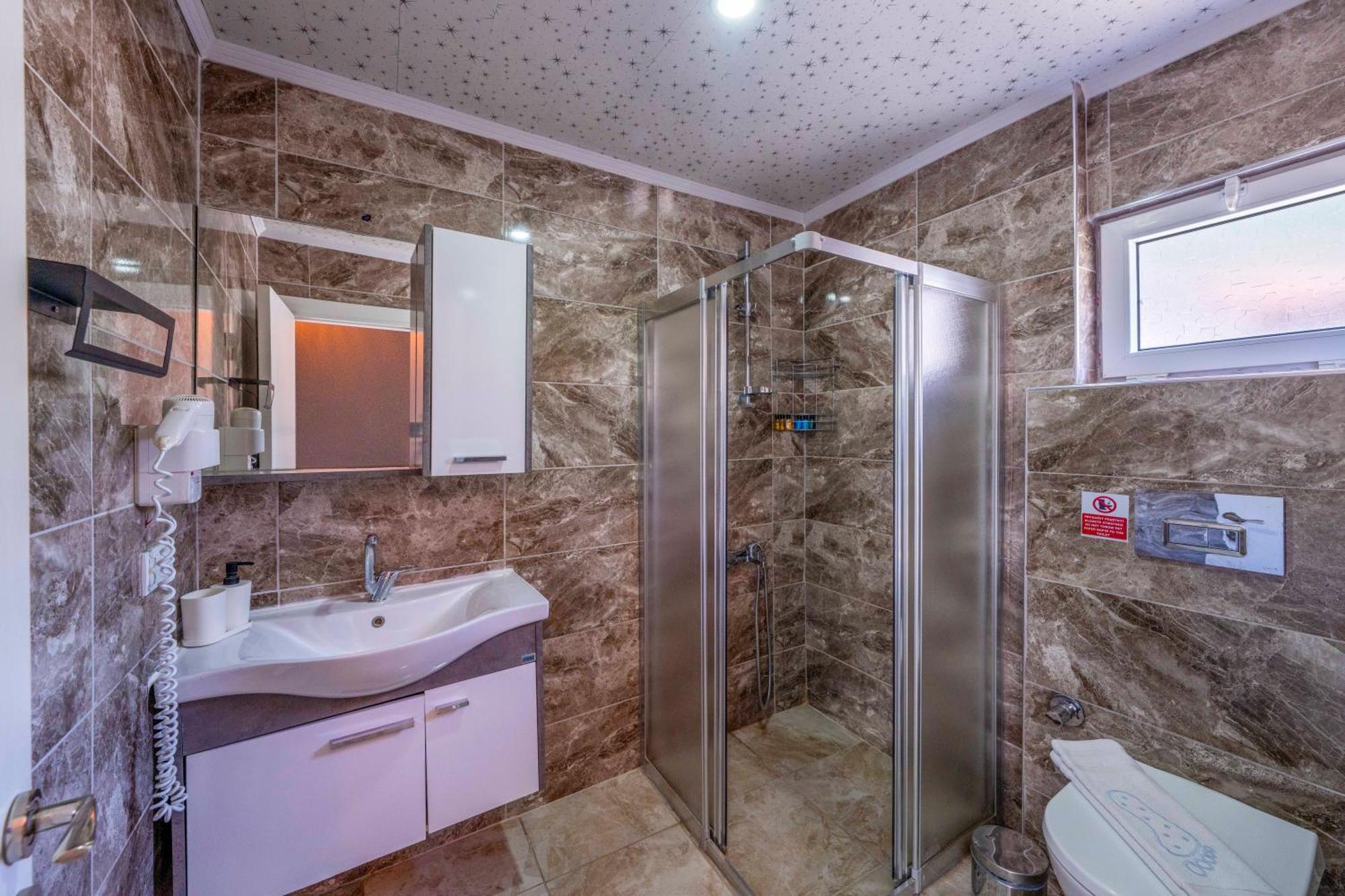 Larex Otel Kaş Eksteriør billede
